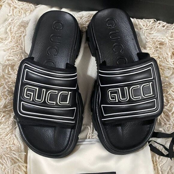 GUCCI Men's Embossed Logo Chunky Sliders Aguru Trek Slides - Picture 2 of 10